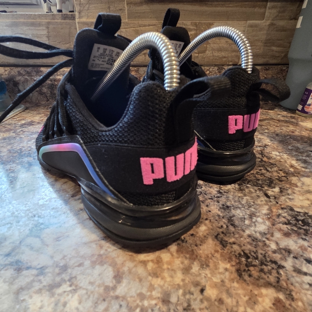 PUMA Axelion Black Sneakers Fade Running Size 7.5 Women’s - Picture 13 of 14